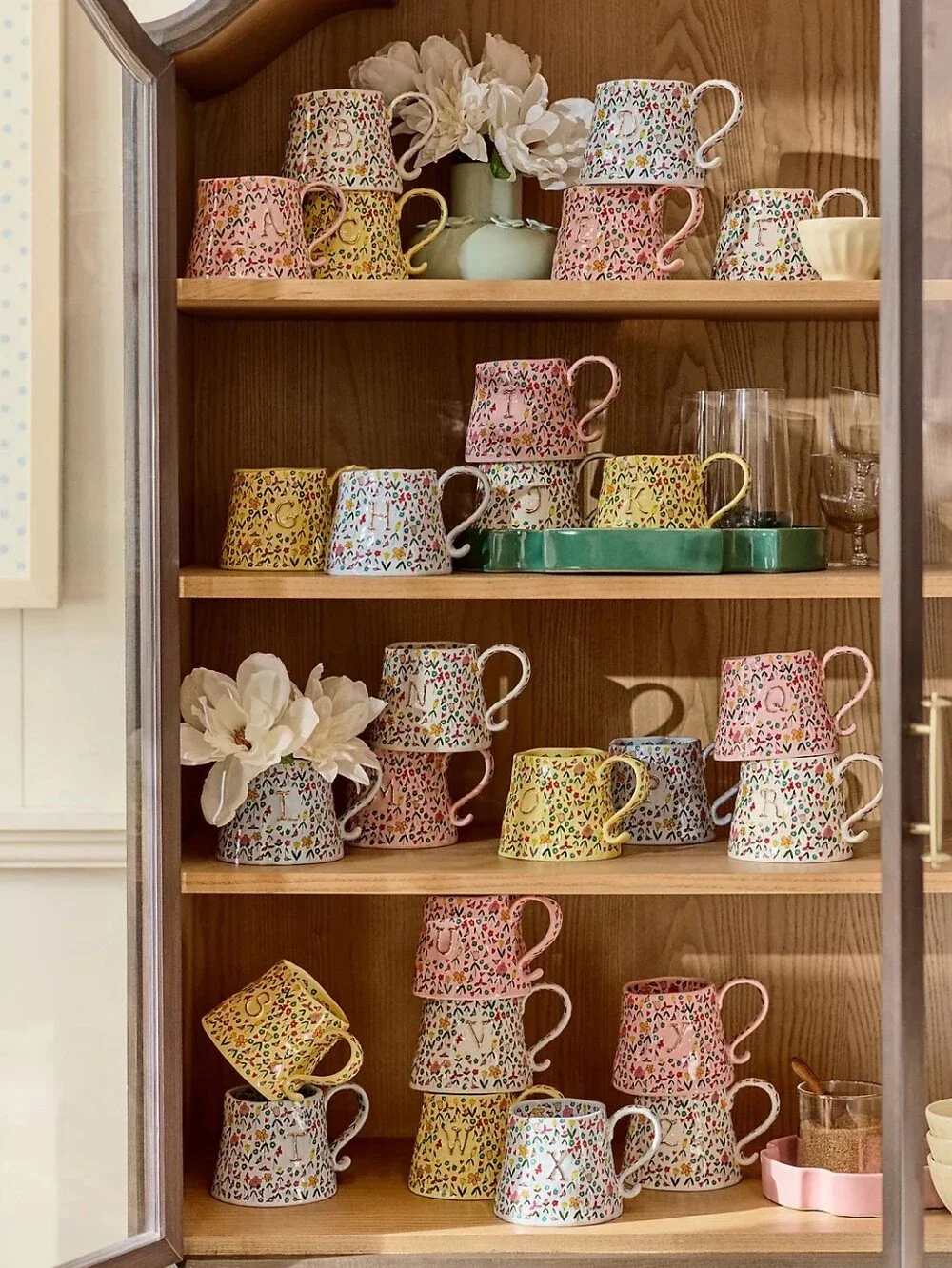 🪷NWT Anthropologie The Mud Fairy Stoneware 24k Gold Accent Monogram Mug, T